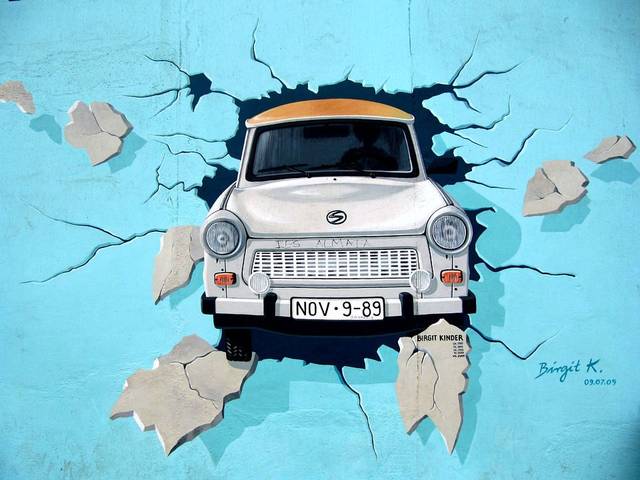 Graffiti Berlin Wall
